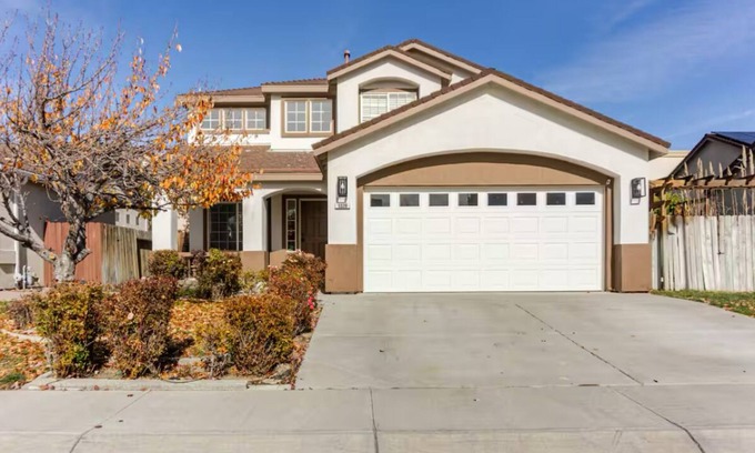 Carson City House | Spacious 4-bedroom house in brilliant Carson City with WiFi, AC.