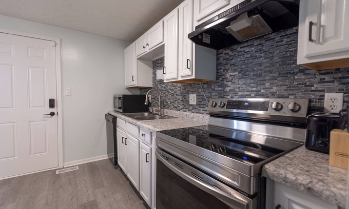 Indianapolis House | Spacious 4-bedroom house in amazing Indianapolis with WiFi, fitness room