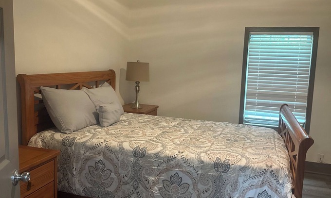 Jacksonville House | Spacious 4-bedroom house in amazing Jacksonville with WiFi, AC