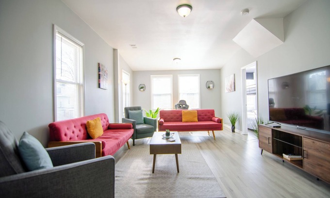 North Bergen Apartment | Spacious 4-Bedroom Retreat with NYC Vibes – Perfect for Large Groups!