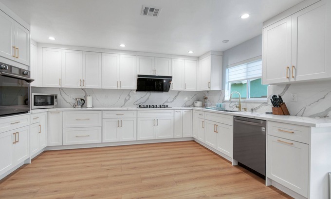 East Pasadena House | Spacious 4B3B new house in Pasadena