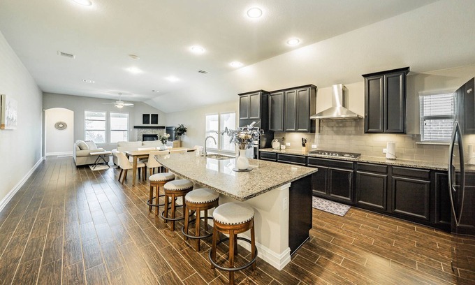Keller House | Spacious 4bed/3bath Fort Worth Retreat W/Gym Equipment