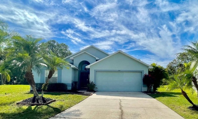 Eagle Pointe South Villa | Spacious 4BR/2BA Villa with Secluded Pool/spa Overlooking Conservation Area