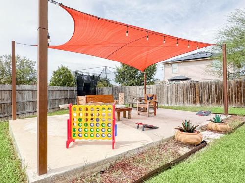 San Antonio House | Spacious 4br 2half 5bh Family Fun Huge Yard