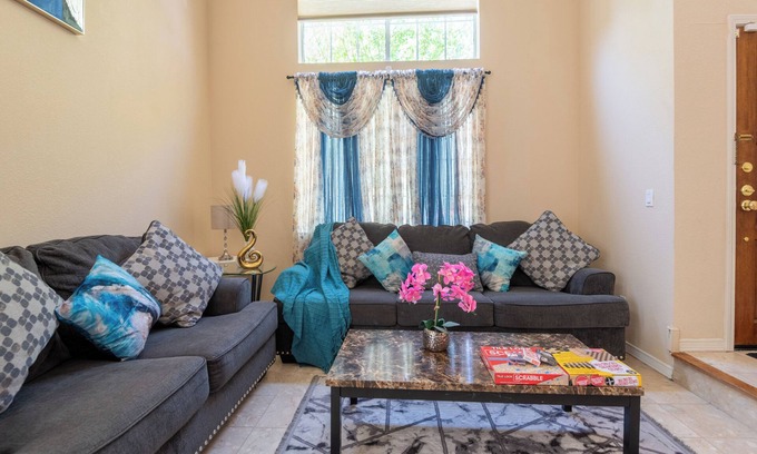 Antioch House | Spacious 4BR/3BA Retreat w/Jacuzzi, Backyard Oasis