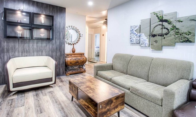 Mercier-Hochelaga-Maisonneuve Apartment | Spacious 4BR condo with free parking on promise
