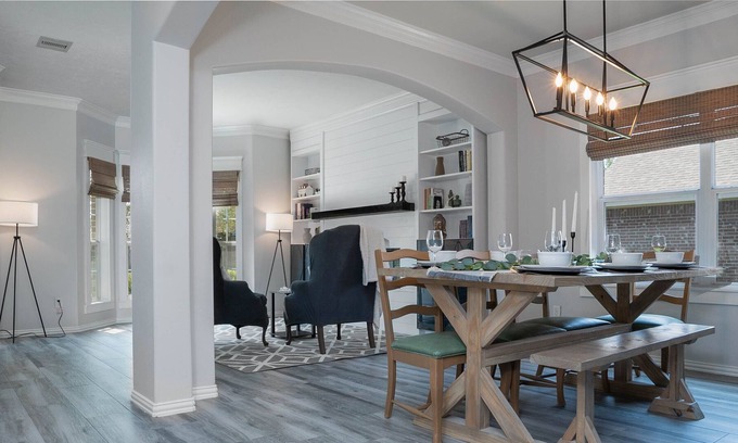 Pearland House | Spacious 4BR Farmhouse Designed Perfect for Family