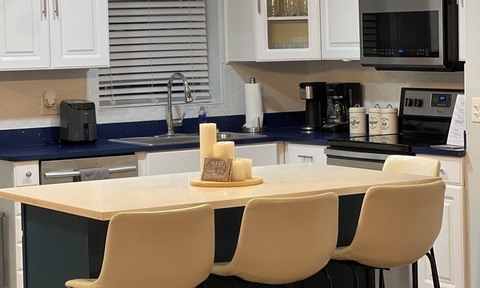 Carrollwood House | Spacious 4BR Home in Tampa ★ Easy Drive to Busch Gardens