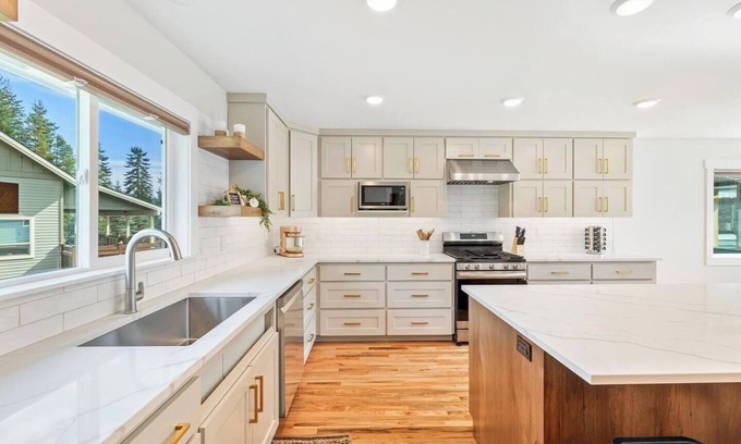 Sagle House | Spacious 4BR Home with Hot Tub Near Downtown Sandpoint and boat trailer parking