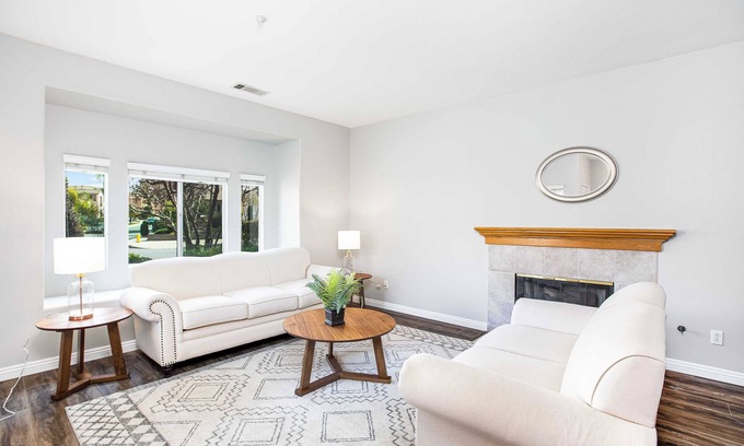 Loma Linda House | Spacious 4BR Home｜Work-from-Home Friendly｜Garage & Patio｜Pets Welcome #41375