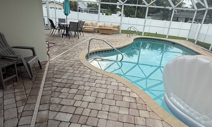 Port Charlotte - Charlotte Harbor House | 🌴 Spacious 4BR Oasis Private Pool 20 Min to White Sand Beaches