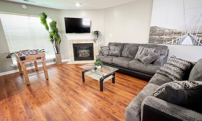 East Central Shelby House | Spacious 4BR Retreat with BBQ, Hammock, and Outdoor Lounge