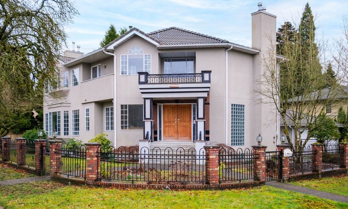 Oakridge House | Spacious 4BR w/Ensuites Mins to Downtown YVR UBC
