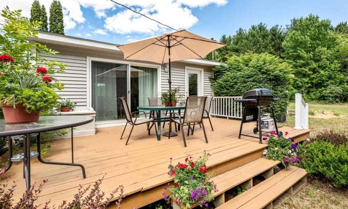 Interlochen House | Spacious 4BR w/Firepit on Acres| Near Interlochen