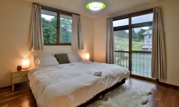 Myoko Ski Chalet | Spacious 5 Bedroom Chalet. Powder Peaks, Myoko