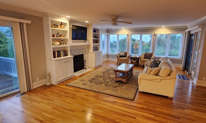 Shell Island House | Spacious 5-bedroom house in peaceful WB w/neighborhood beach access.