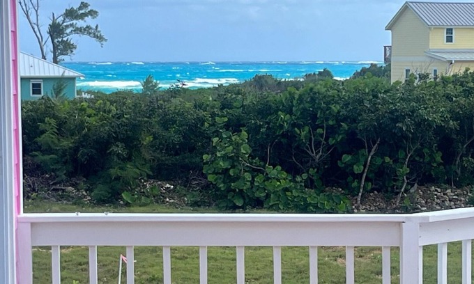 Treasure Cay House | Spacious 5-bedroom ocean view house in marvelous Green Turtle Cay with WiFi, AC