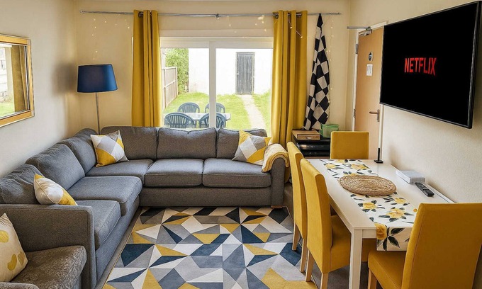 Horfield House | Spacious 5-Bed Parking, WiFi & Self Check-In nr UWE