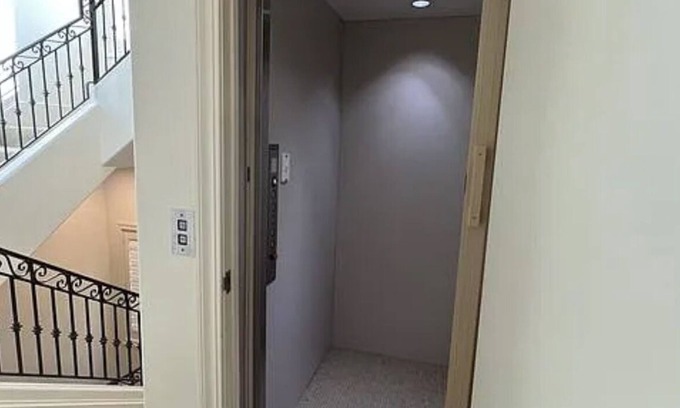 Marina Peninsula House | Spacious 5-bedroom house in Marina del Rey WALKING DISTANCE to the beach