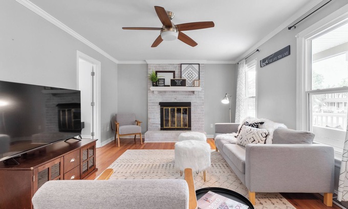 Mechanicsville House | Spacious 5-bedroom house with AC and WiFi in delightful Mechanicsville