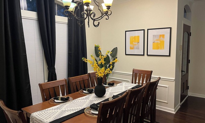Missouri City House | Spacious! 5-bedroom house with Theater and Game Room in enchanting Missouri City