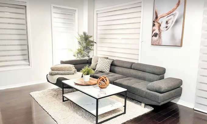 East Credit House | Spacious 5 bedroom house in Heartland