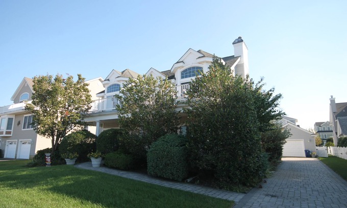Admiral Estates House | Spacious 5 Bedroom Cape May Home