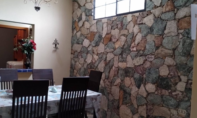 Ahuachapan House | Spacious 5-bedroom house in charming Ahuachapán with WiFi, AC