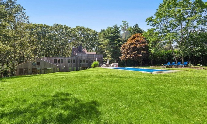 Water Mill House | Spacious 5-bedroom house in gorgeous Water Mill