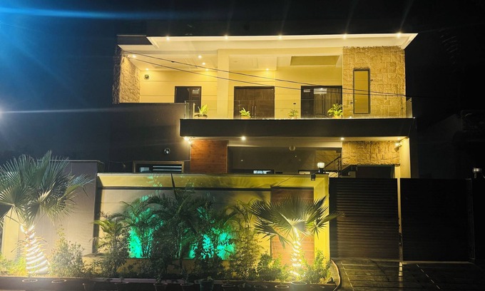 Amritsar Bed & Breakfast | Spacious 5-Bedroom Homestay with Attached Washrooms, near Amritsar Airport.