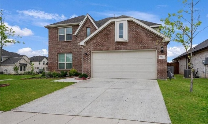 South Arlington House | Spacious 5-bedroom house in charming Mansfield with AC