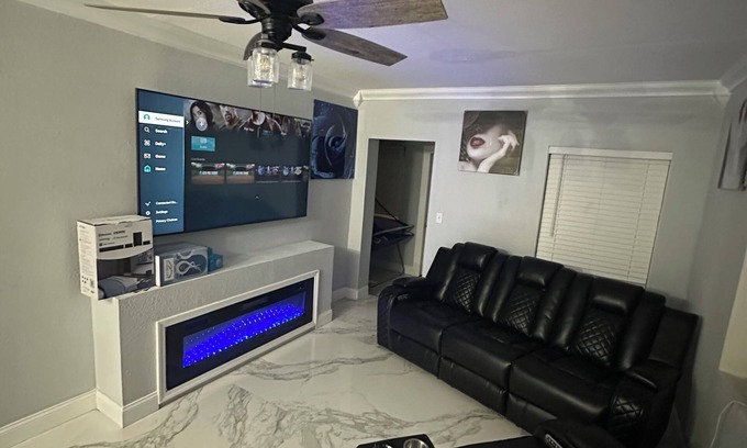 Miami Gardens House | Spacious 5-bedroom house with WiFi, AC 7 mins from hard rock stadium