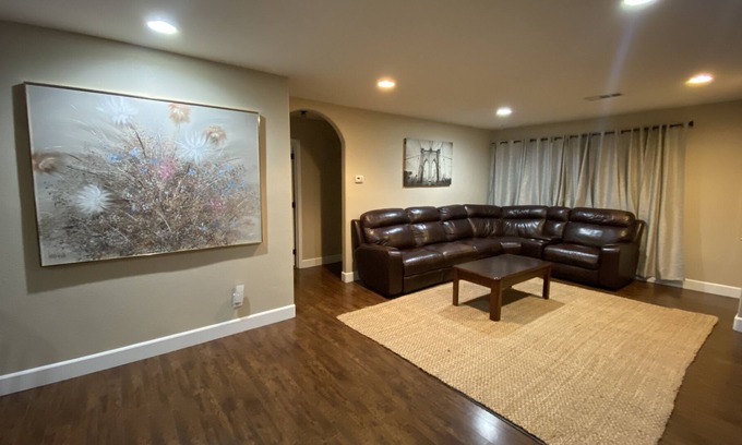 Norwalk House | Spacious 5 bedroom home - 10 miles from Disneyland