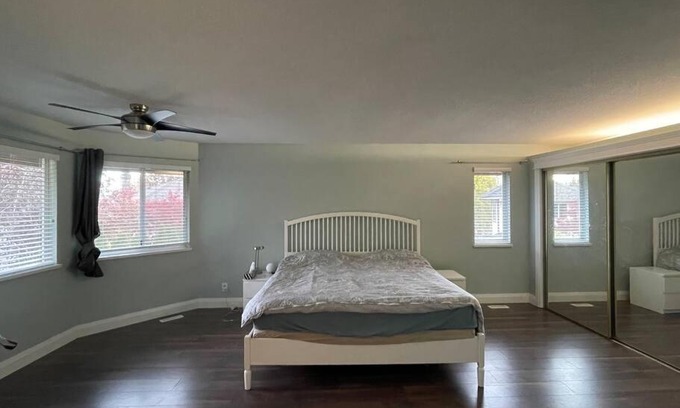 Langley House | Spacious 5-bedroom home with parking