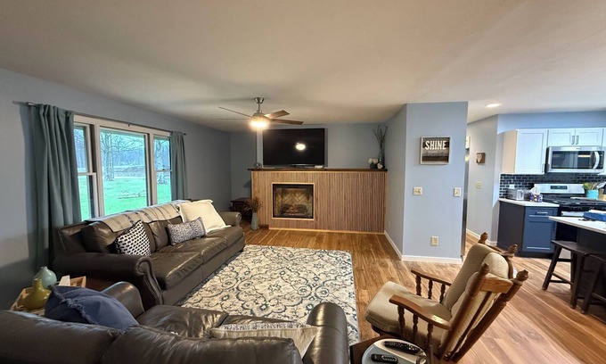 Benzonia House | Spacious 5-bedroom house just 5 min drive to Crystal Mountain Resort
