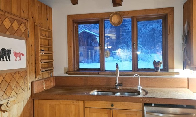 Winlaw House | Spacious 5-bedroom house in peaceful Winlaw with WiFi