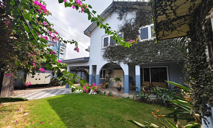 Mataheko House | Spacious 5-bedroom house in enchanting Accra.