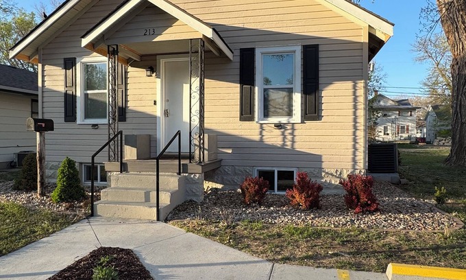 Hays House | Spacious 5-bedroom house in charming Hays with AC, WiFi
