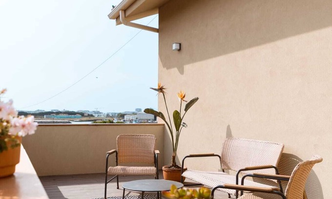 Vila do Conde House | Spacious 5-bedroom house with WiFi and AC in delightful Azurara