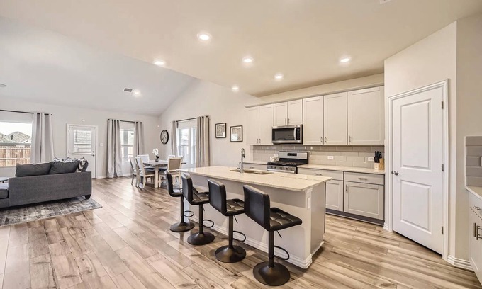 Haslet House | Spacious 5-bedroom house in charming Northstar Community north of Fort Worth