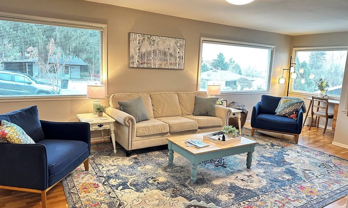 Yakima House | Spacious 5-bedroom house in Yakima.