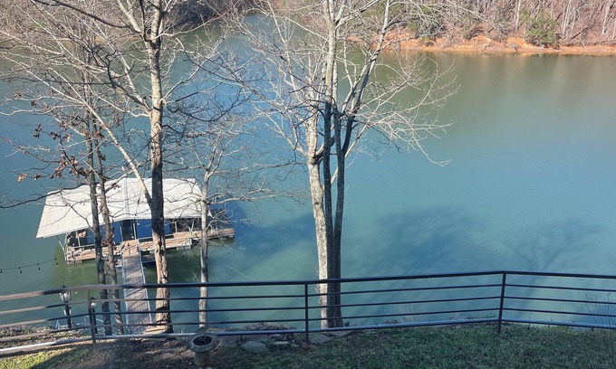 Bremen House | Spacious 5-bedroom Lakehouse, WiFi, AC in charming Bremen Al on Lewis Smith Lake