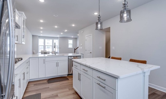 Groveton House | Spacious 5-bedroom townhome in marvelous Alexandria