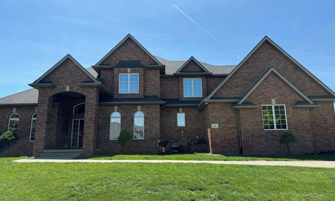Carter Lake House | Spacious 5-bedroom house in beautiful Carter Lake with fitness room, WiFi