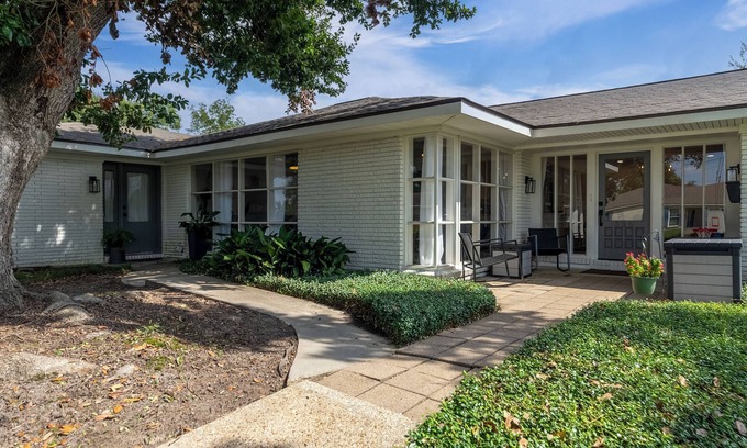 Lake Charles House | Spacious 5-bedroom house completely updated with wifi and game room