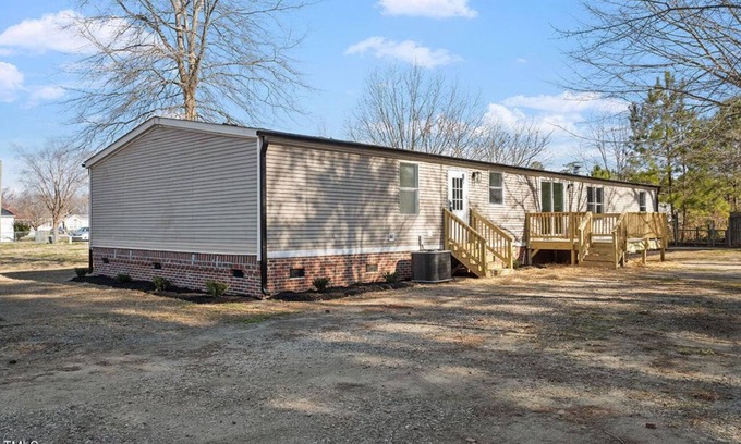 Rocky Mount House | Spacious 5-bedroom mobile home with AC, WiFi in enchanting Rocky Mount