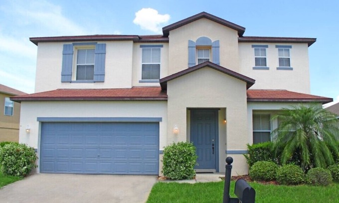Windwood Bay House | Spacious 5 Bedroom Villa With Conservation View