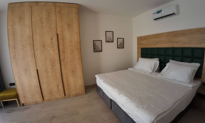 Resnik Villa | Spacious 5-bedroom villa with WiFi, access to gym and pool in charming Tarčin