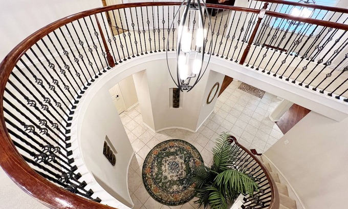 Allen House | Spacious 5 bedroom w/Game Room and Covered Patio
