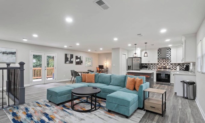 Candler-McAfee House | Spacious 5 BR Holiday Retreat close to dt ATL